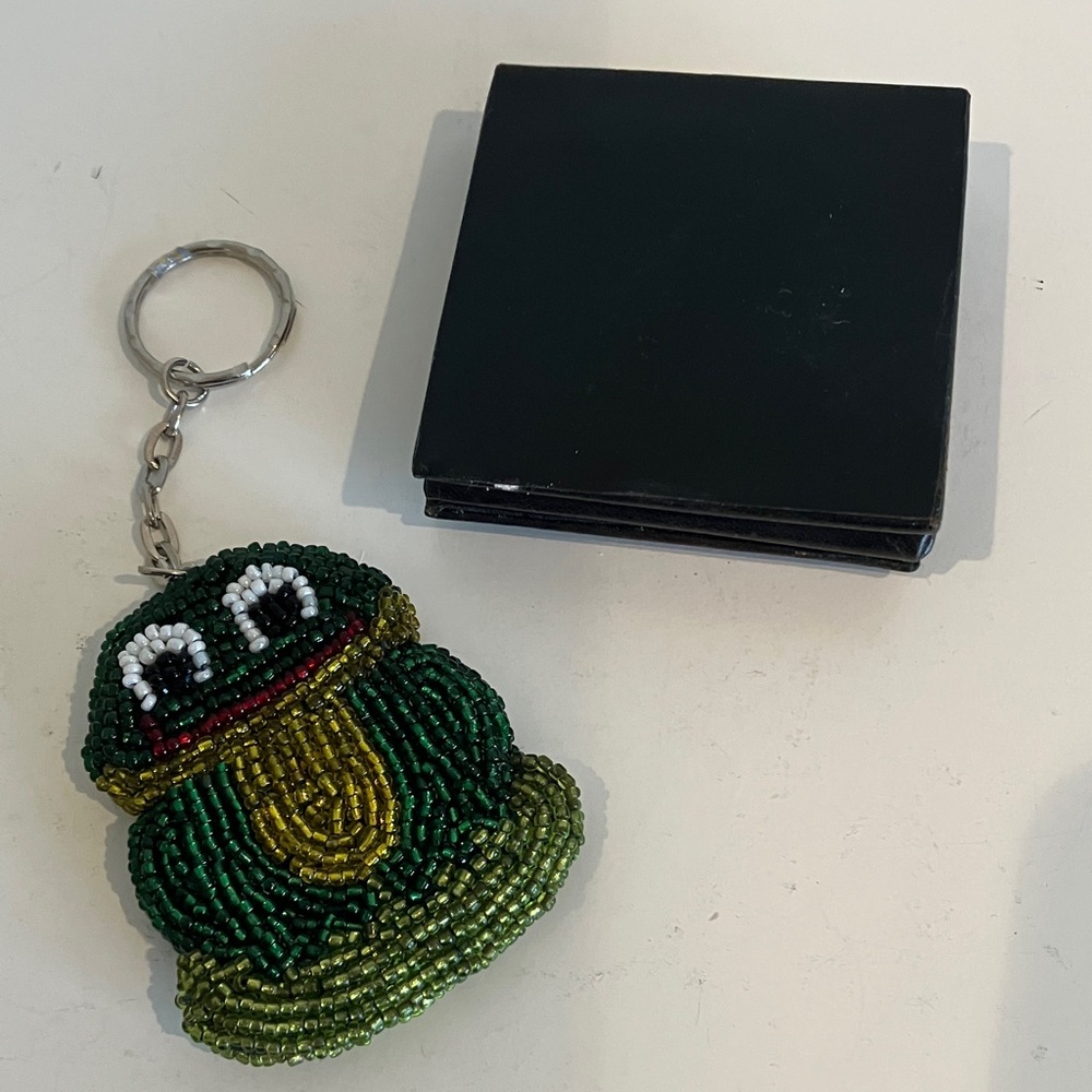 Green Beaded Frog Keychain & Frog Coin Purse - Picture 2 of 3